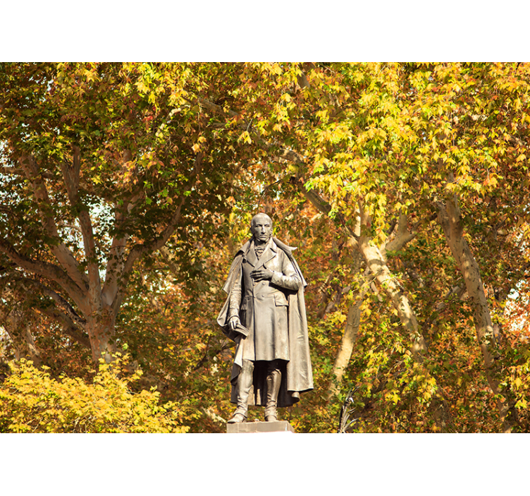 人物照片墙 树丛中的雕像 - TenStickers